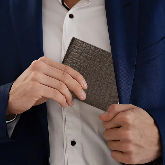 Wallet for Men, RFID Blocking Metal Bifold Men's Wallet, Extra Capacity with Multiple Card Slots, Ultra thin and Simple